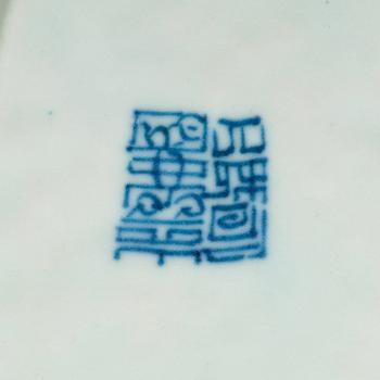 A pair of blue and white teaboats, Qing dynasty, 19th Century.