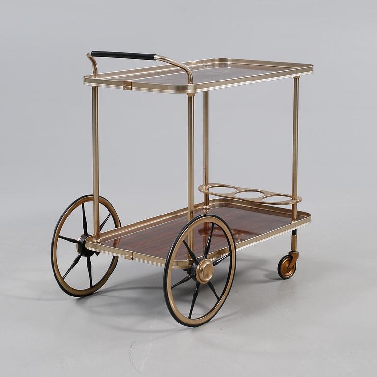 SERVERINGSVAGN, 1900-talets andra hälft.
