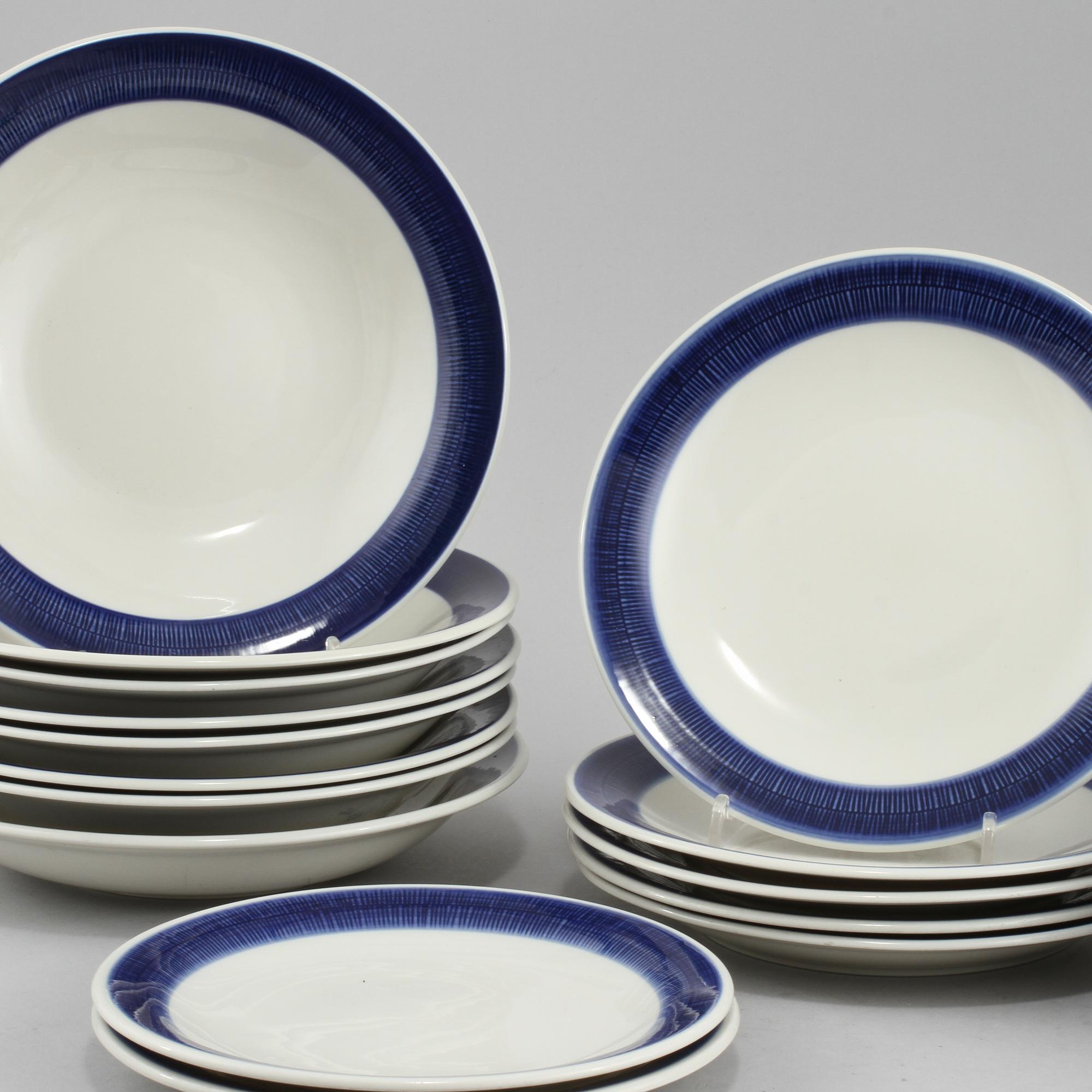 SERVISDELAR, 18 st, porslin, "Koka Blå", Hertha Bengtsson, Rörstrand, 1956-1988.