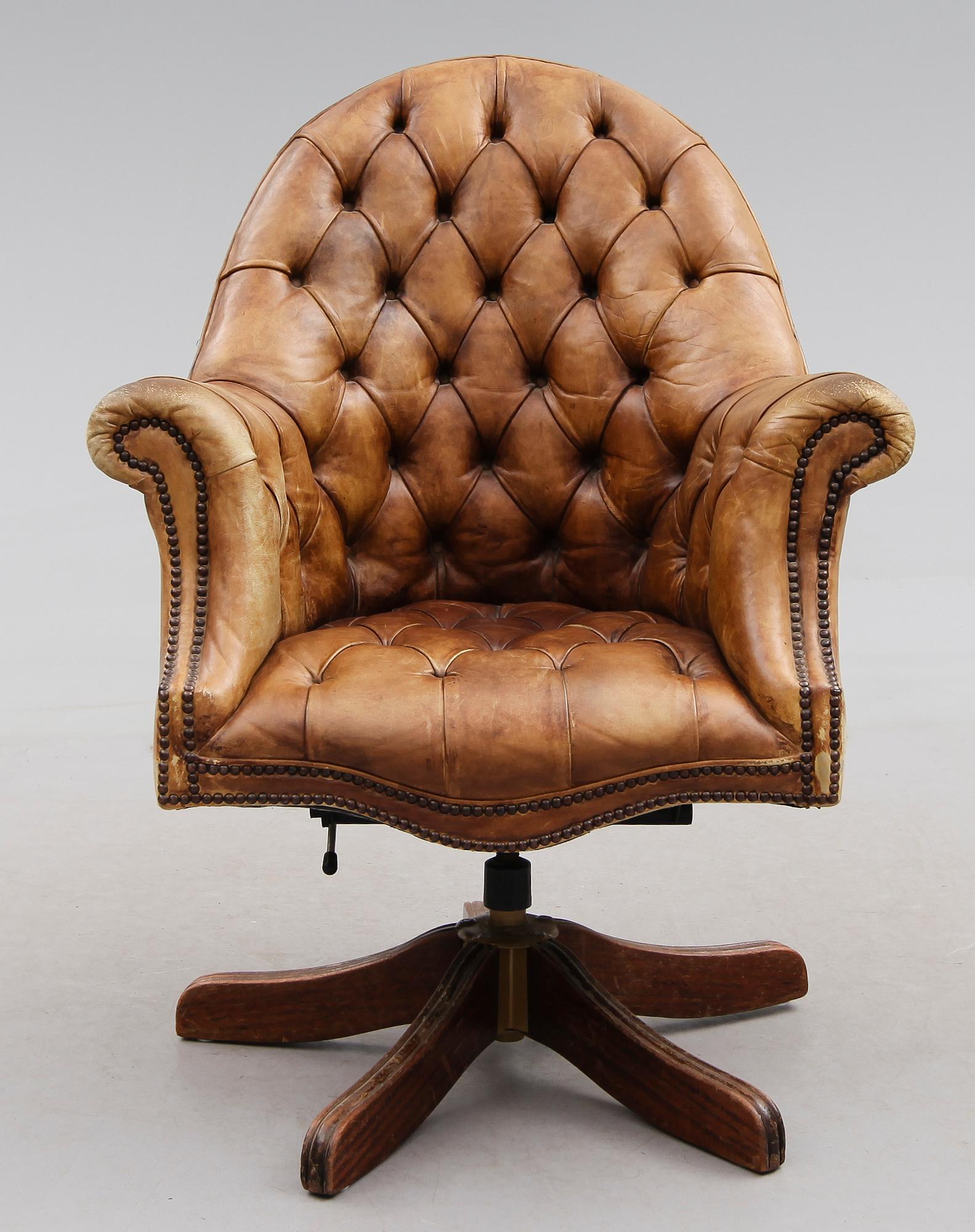 FÅTÖLJ, England, 1900-talets mitt.