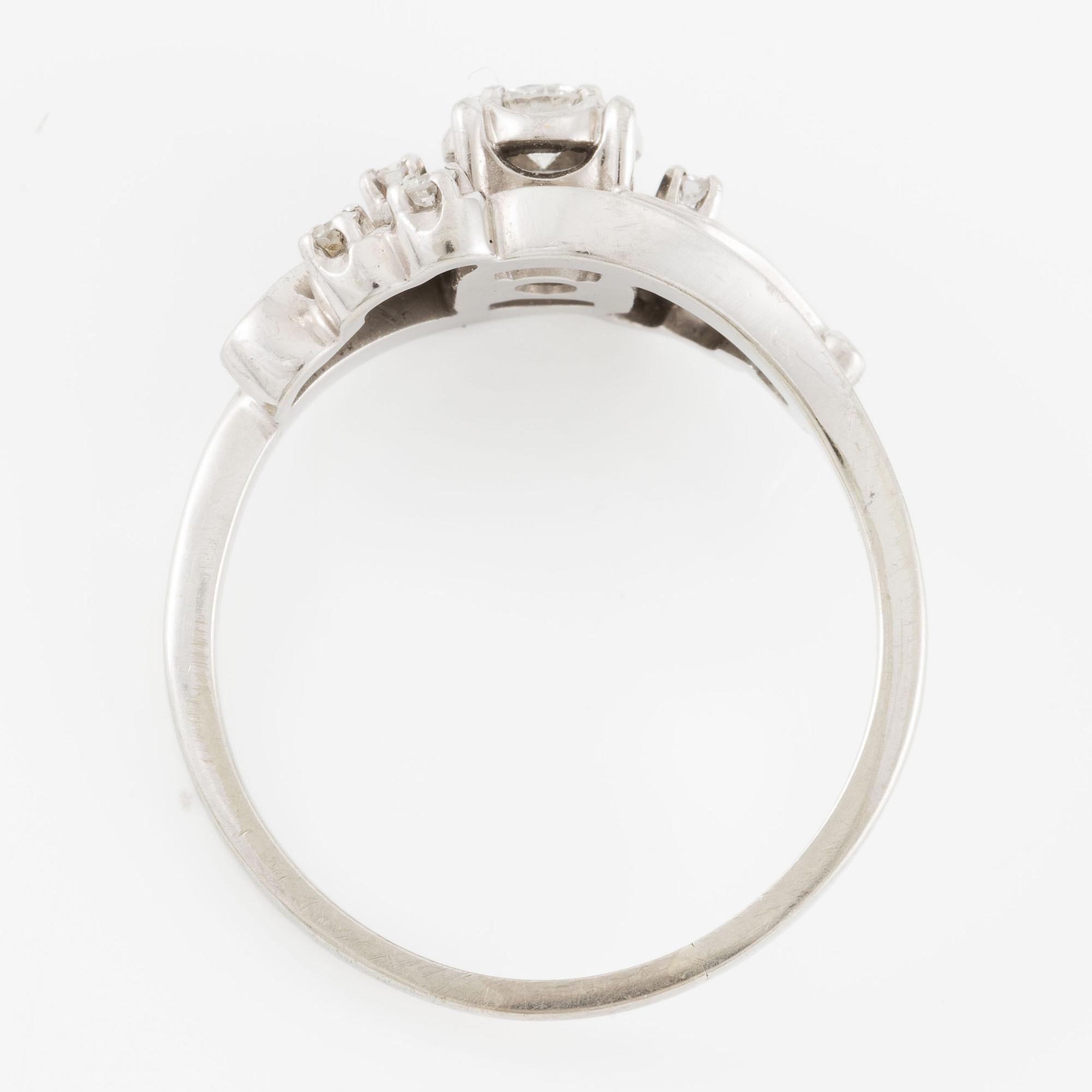 Ring, 18K white gold set with brilliant-cut and octagonal-cut diamonds.