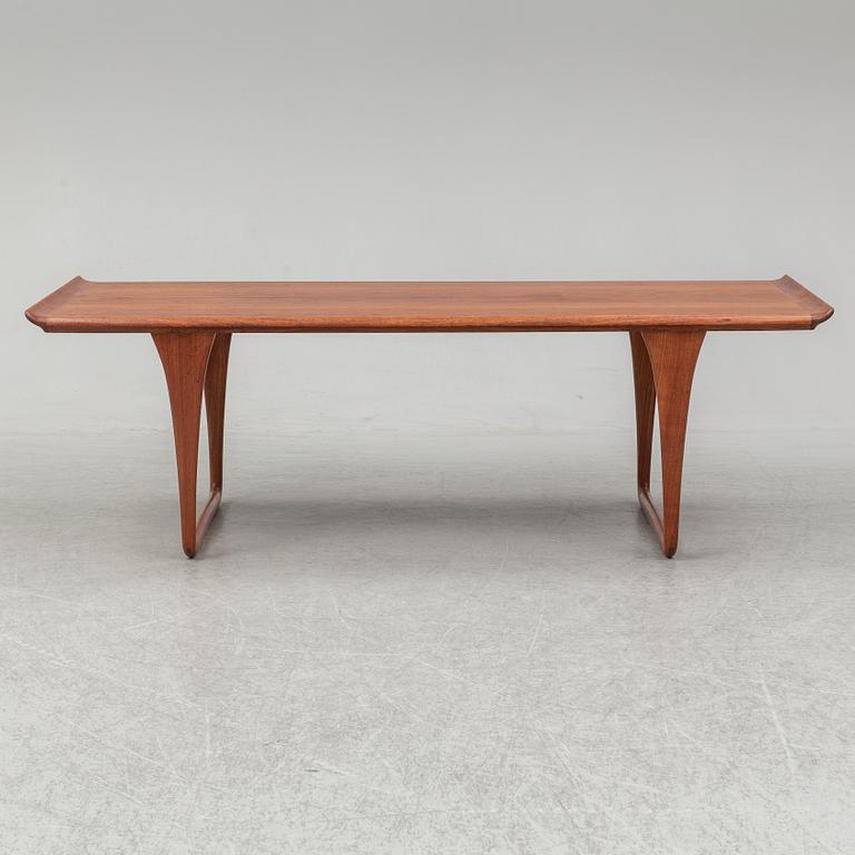A sofa table, model 161, designed by O. Calsson for  AB Emmaboda Möbelfabrik, formgivet 1959.