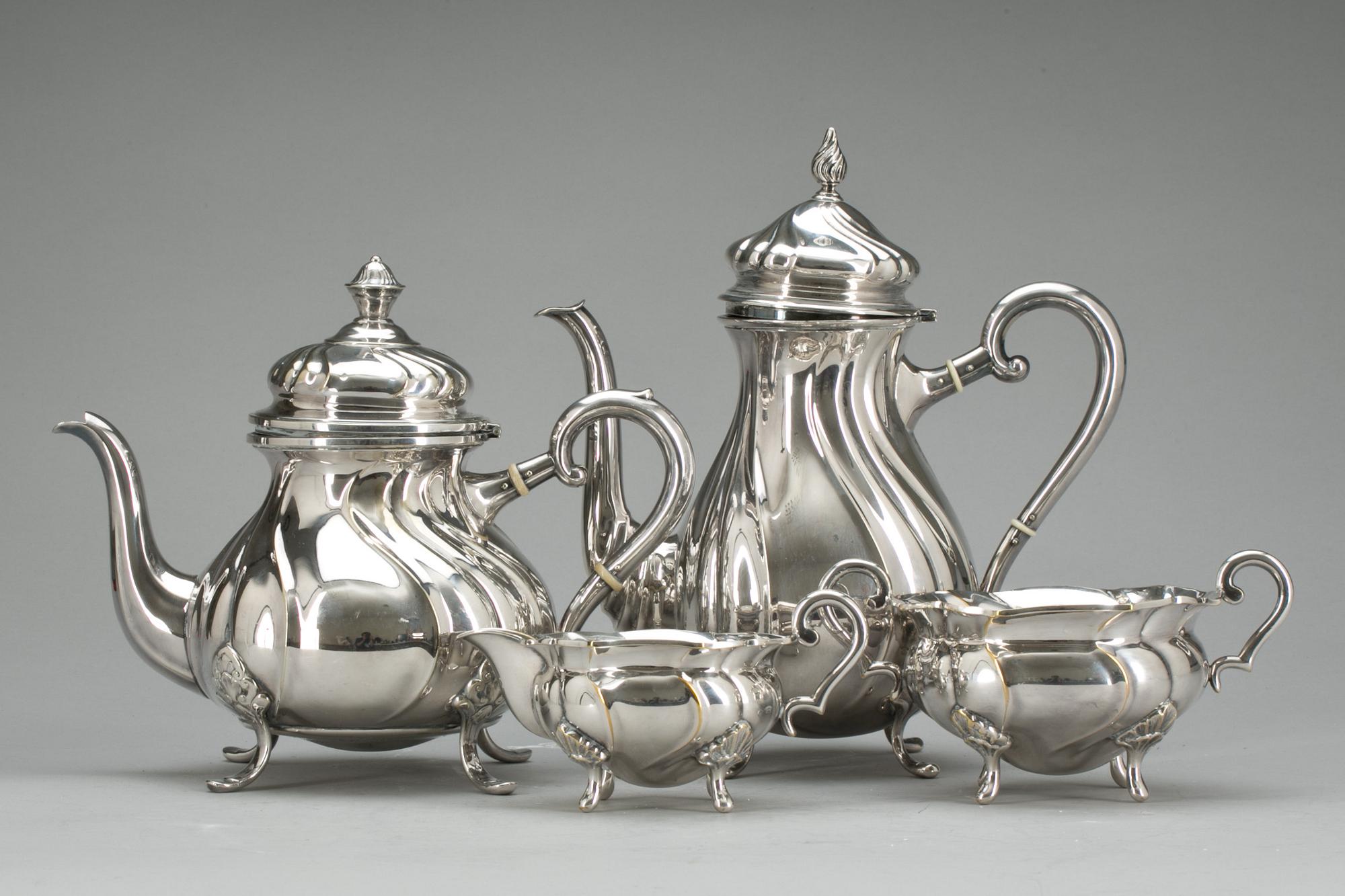 TESERVIS, 3 delar, nysilver, samt KAFFEKANNA, silver, Danmark. Vikt kaffekanna ca 585 gram.