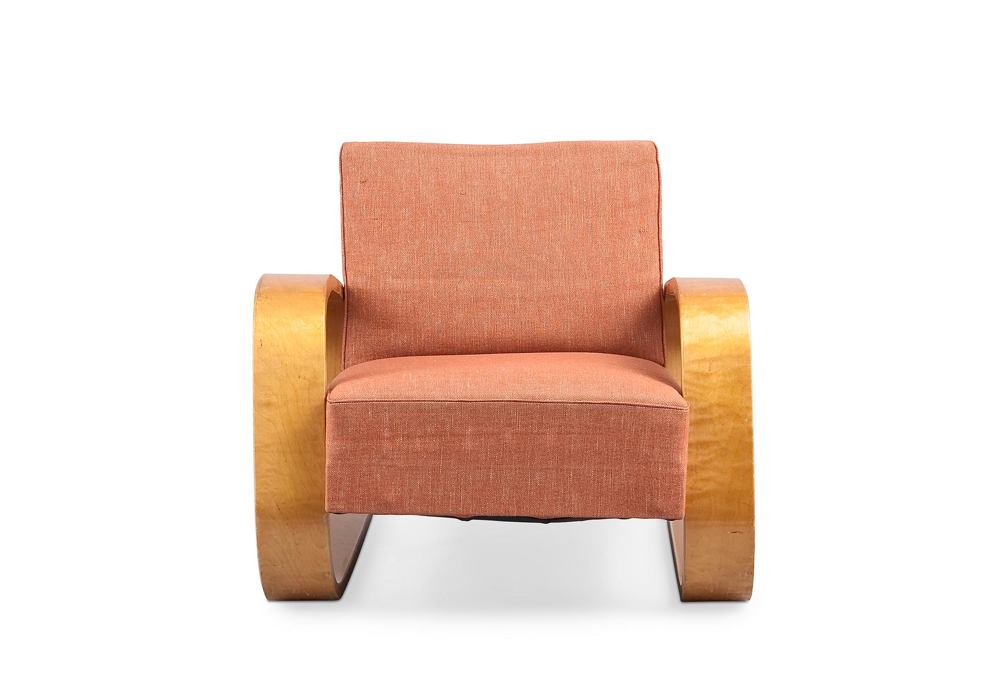 Alvar Aalto, AN ARMCHAIR NO 400.