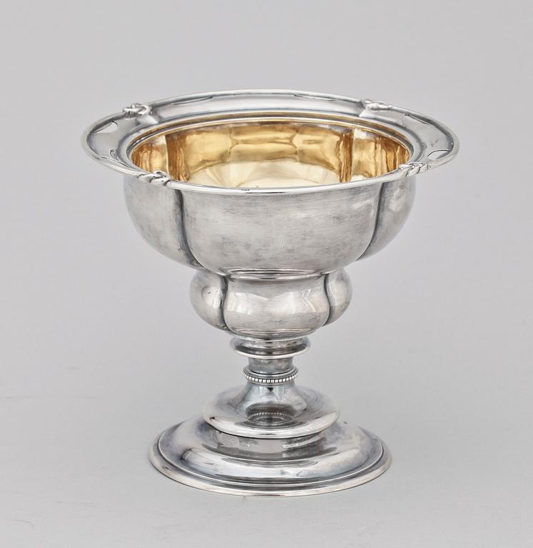 SKÅL PÅ FOT, silver, Pavel Sazikov, Moskva, Ryssland, 1800-talets andra hälft. Ca 515 g.