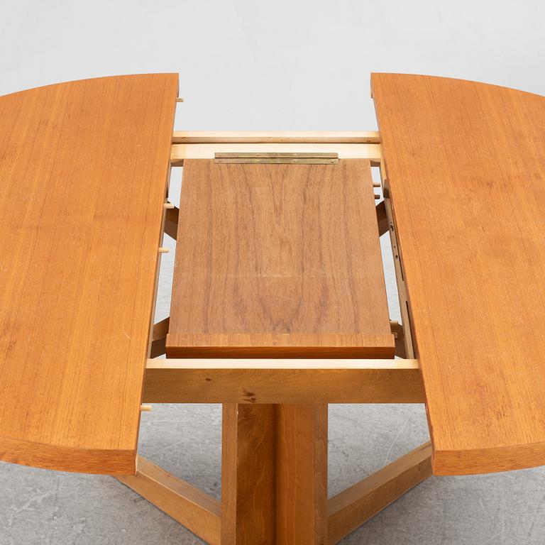 A dining table, second half of the 20th century.