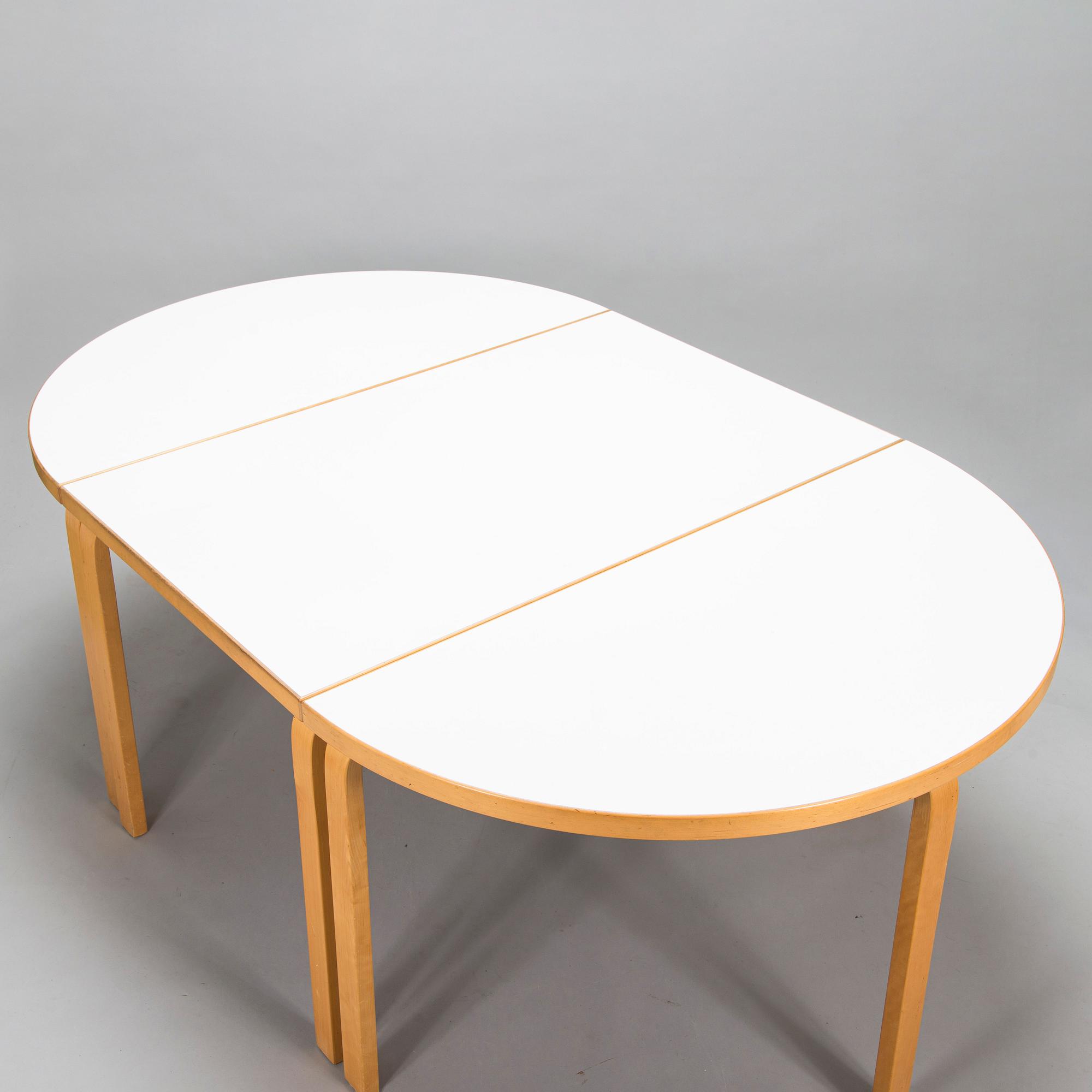 Alvar Aalto, ruokapöytä, mallinumerot 95 ja 81b (3 osaa), Artek, Suomi. 1900-luvun loppu.