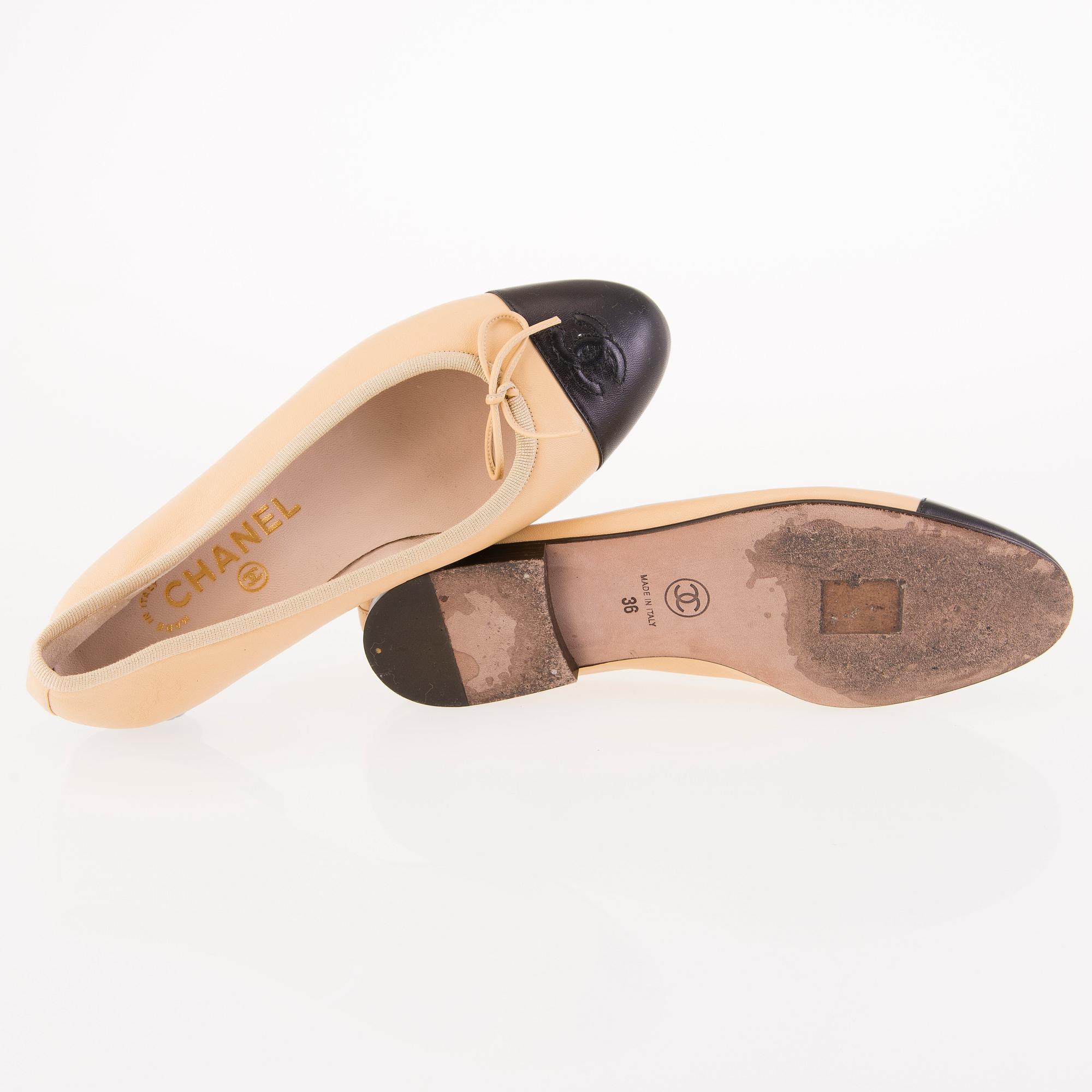 CHANEL, BALLERINAS i storlek 36.