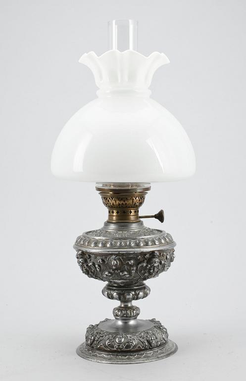 FOTOGENLAMPA, metall, nyrenässans, 1800-talets slut.