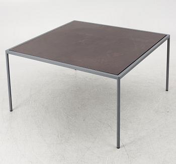 Jonas Bohlin, a dining table.