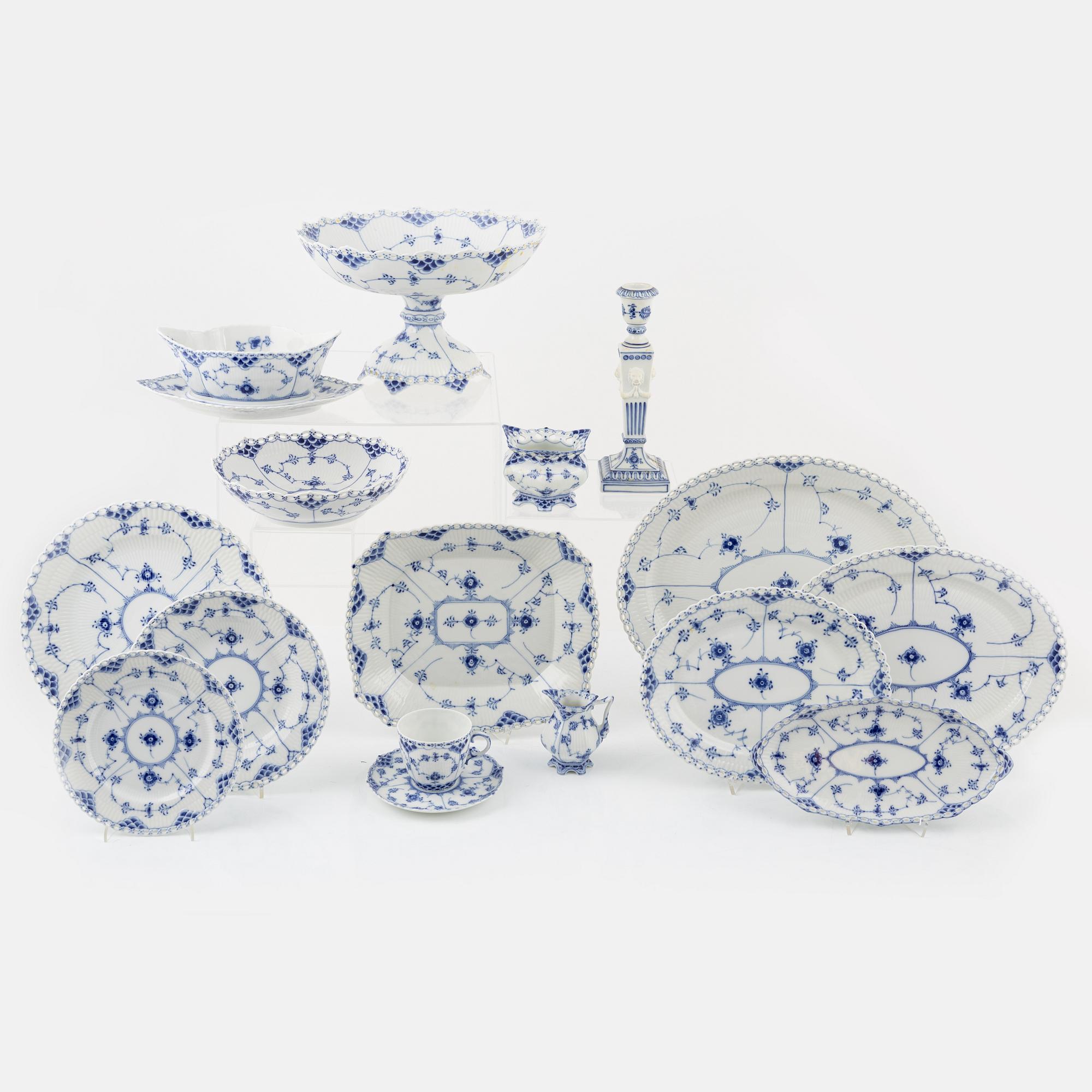 Royal Copenhagen mat- och kaffeservis, 86 delar, "Musselmalet".