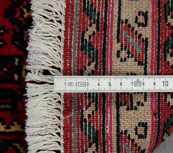 A RUNNER, Hosenabad, ca 302 x 72 cm.