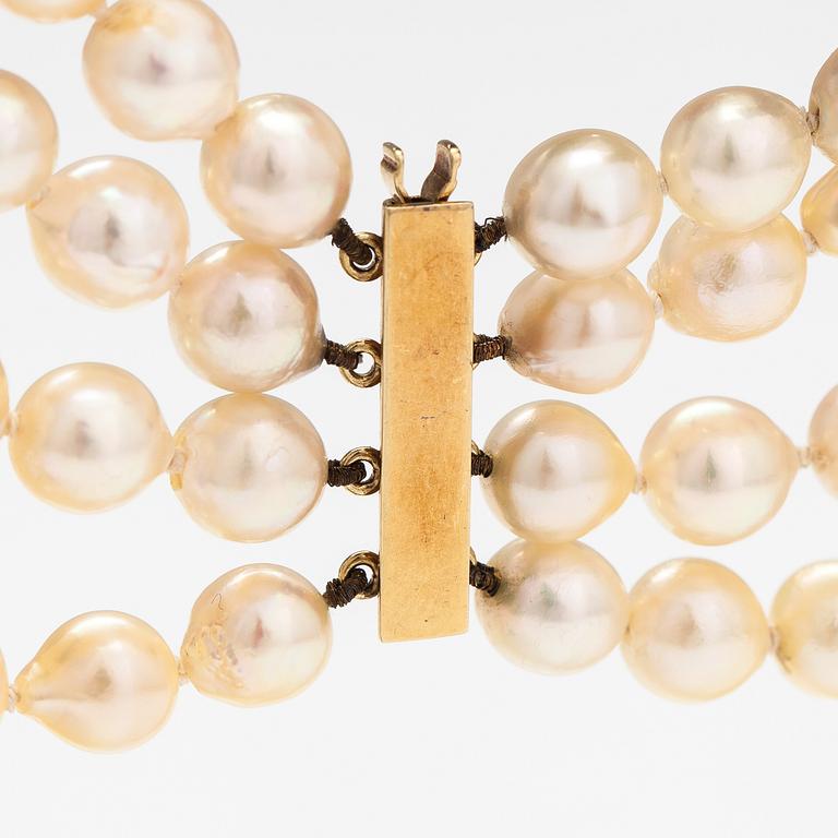 Pärlcollier, 4-radigt, odlade pärlor och 14K guldlås.