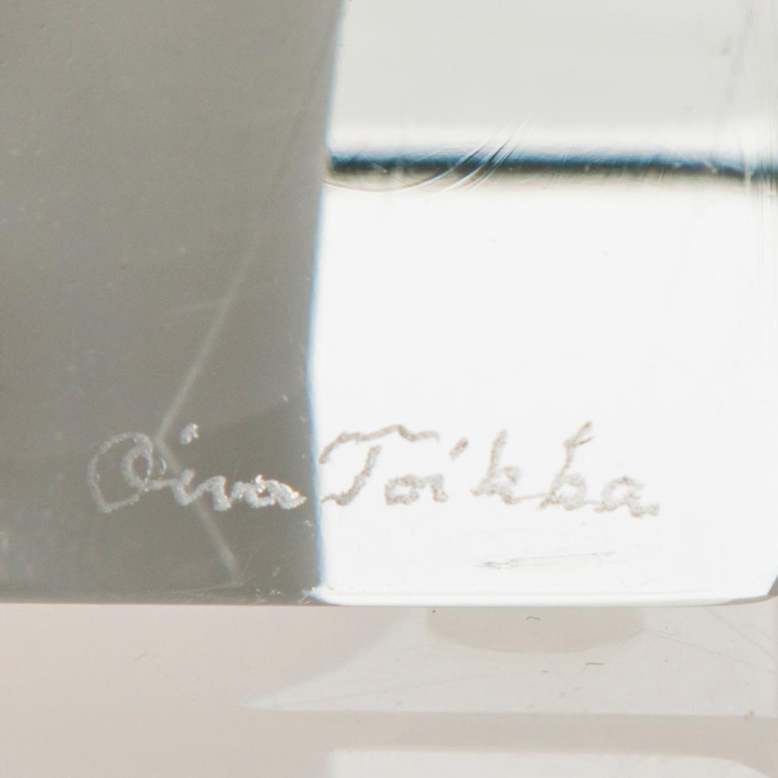 OIVA TOIKKA, An annual glass cube, signed Oiva Toikka Nuutajärvi 1985, numbered 527/2000.