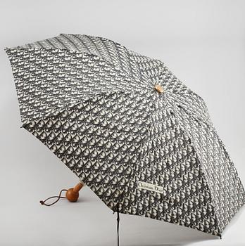 PARAPLY, Christian Dior, Paris.