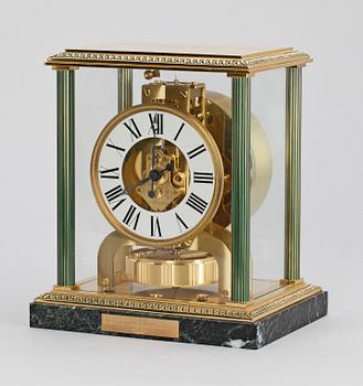 BORDSUR. "Atmos", Jaeger Le Coultre, Schweiz. 1900-talets andra hälft.