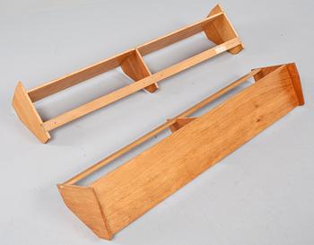 VÄGGHYLLOR, ett par, Hans J Wegner, Danmark, 1900-talets andra hälft.