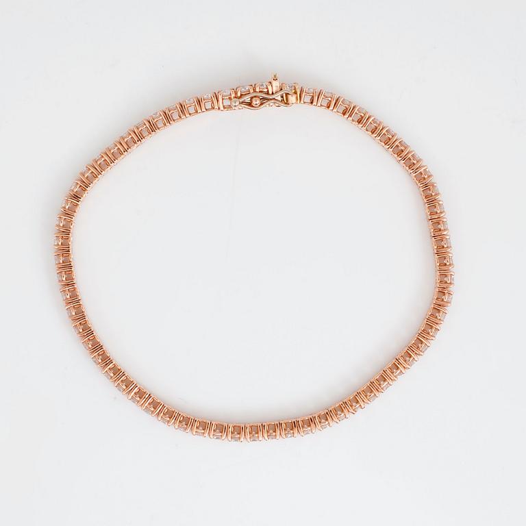 ARMBAND med briljantslipade diamanter totalt 3.50ct.