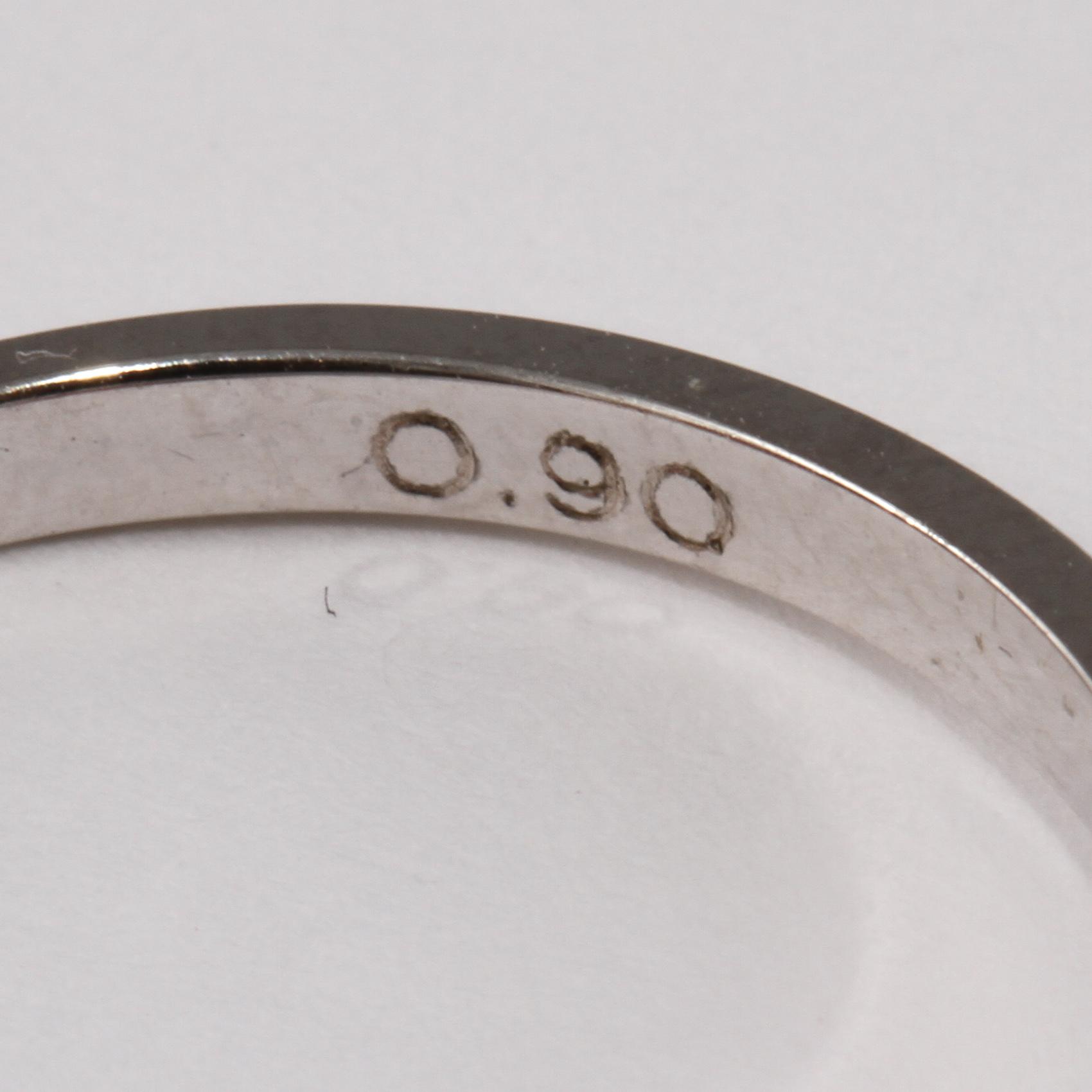 RING, 18k vitguld med ovalslipad diamant, 0.90 ct. Vikt 3 g.