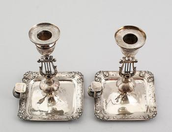 NATTLJUSSTAKAR, 2 st snarlika, silver, sannolikt Gustaf Lindroos, Helsingfors 1833. Vikt ca 288 gram.