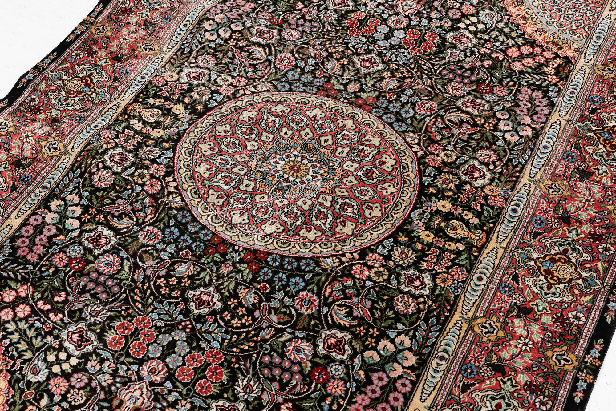 Carpet, Oriental silk, approx. 184 x 125 cm.