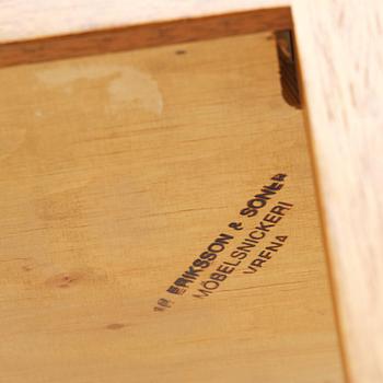 Josef Frank, sideboard, modell 821, Firma Svenskt Tenn, efter 1985.