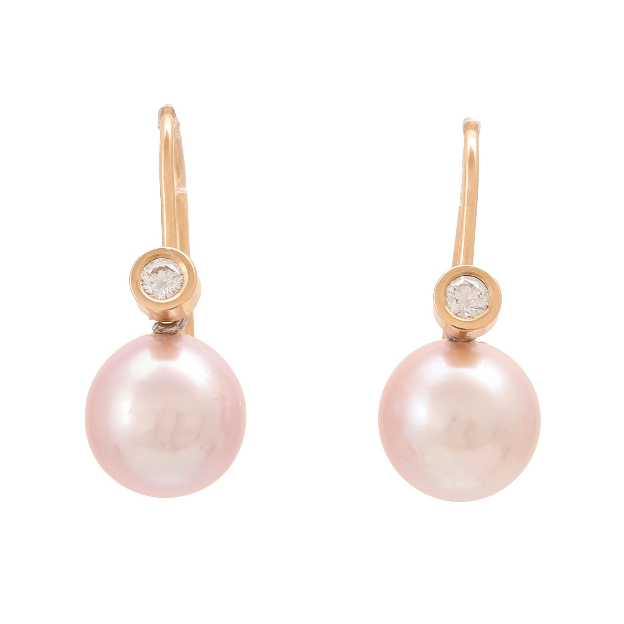Earrings 18K gold, brilliant-cut diamonds 0.20 ct, two pairs of cultured freshwater pearls and drops of moonstone.