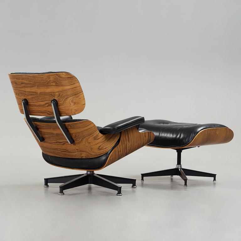 A Charles & Ray Eames "Lounge Chair and ottoman", Herman Miller, USA circa 1980.