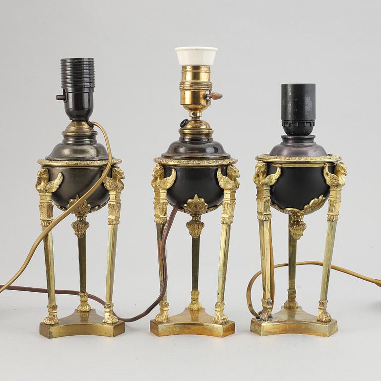 Bordslampor/fotogenlampor, 3 st, Gusum, 1900-talets början. Empire- stil.