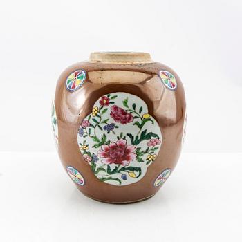 A famille rose and cappuciner brown jar, Qing dynasty, Qianlong (1736-95).