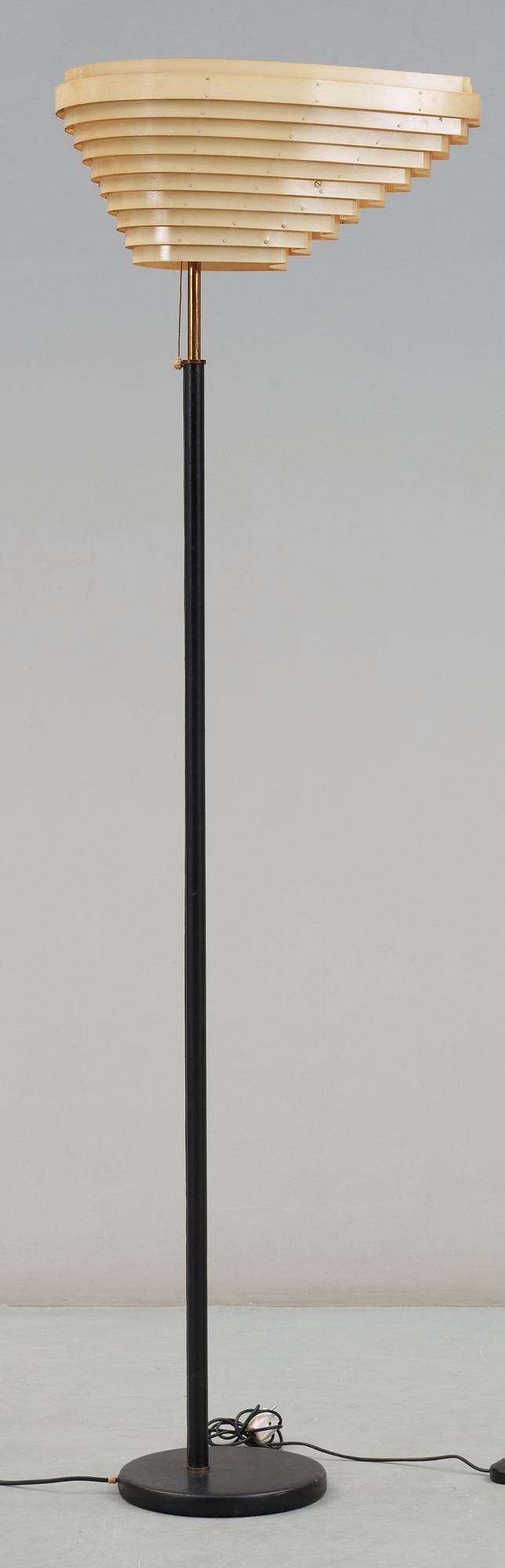 ALVAR AALTO, golvlampa, "A 805", Valaistustyö, Finland sannolikt 1950-tal.