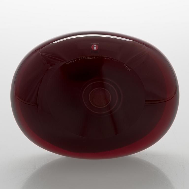 Harri Koskinen, veistos, lasia, signeerattu ja numeroitu, Harri Koskinen, Iittala 2009, 14/100.