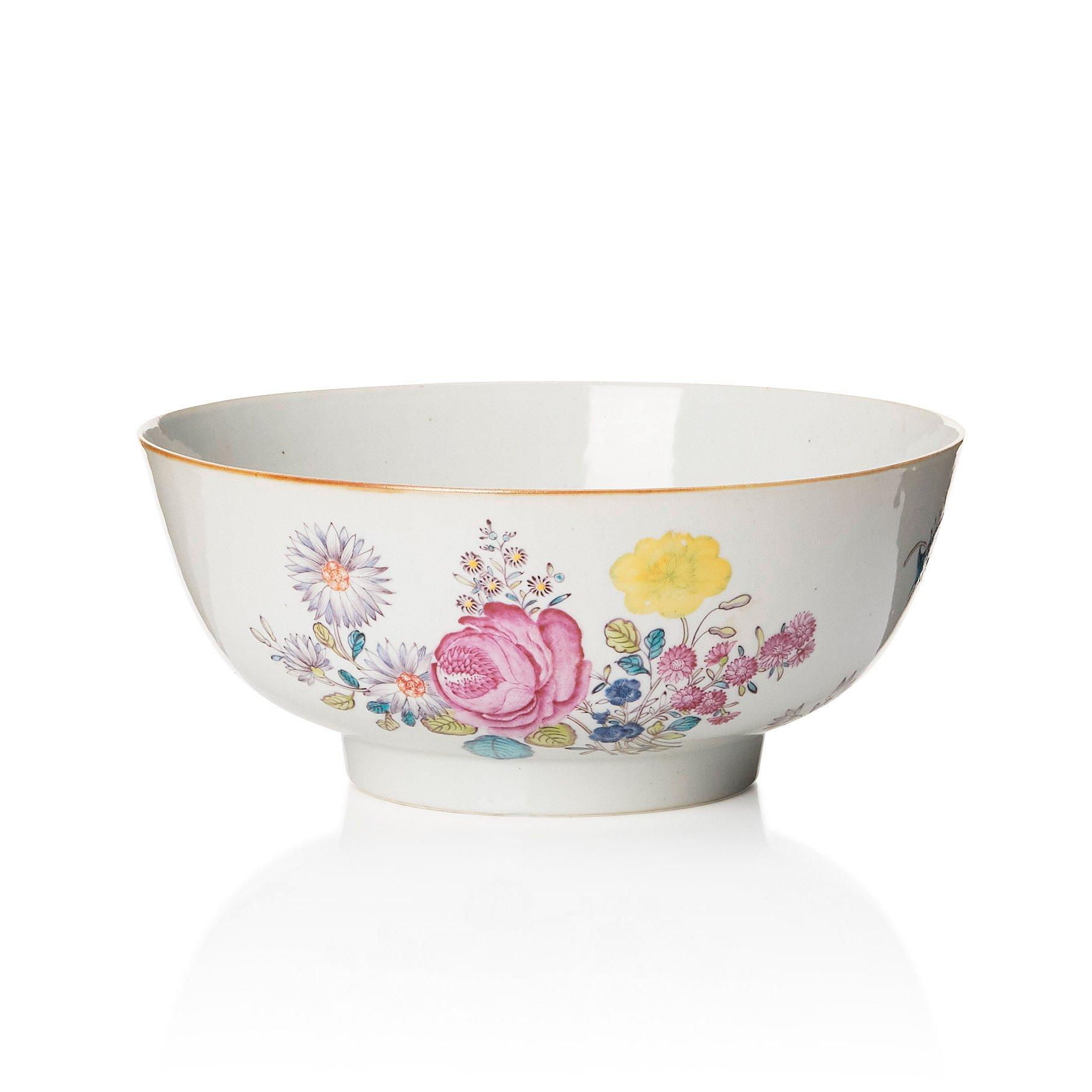 A famille rose punch bowl, Qing dynasty, Qianlong (1736-95).