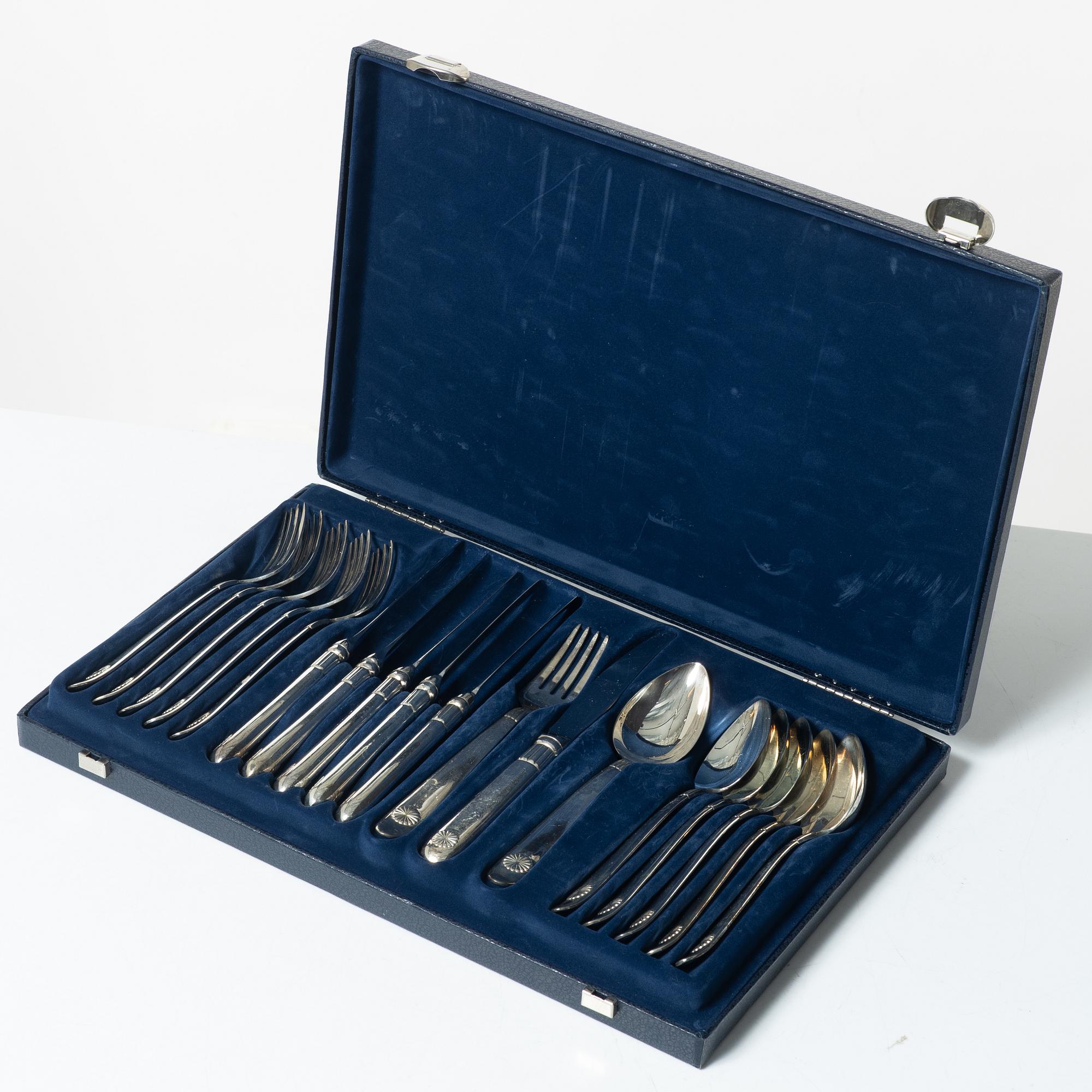 Sigvard Bernadotte, mat- och kaffeservis, 185 delar, "Millennium-line Marianne", Christineholm, Fyrklövern.