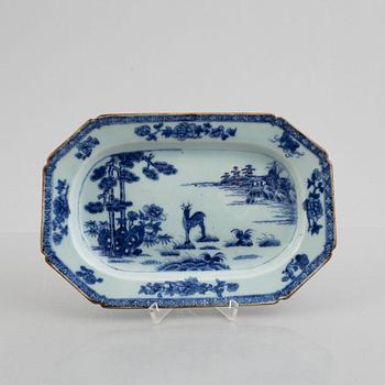 Two blue and white export porcelain serving dishes, China, Qianlong (1736-95).