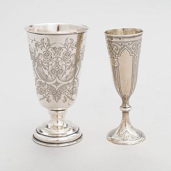 Bägare på fot, 2 st, silver Ryssland 1864 och 1883-86.