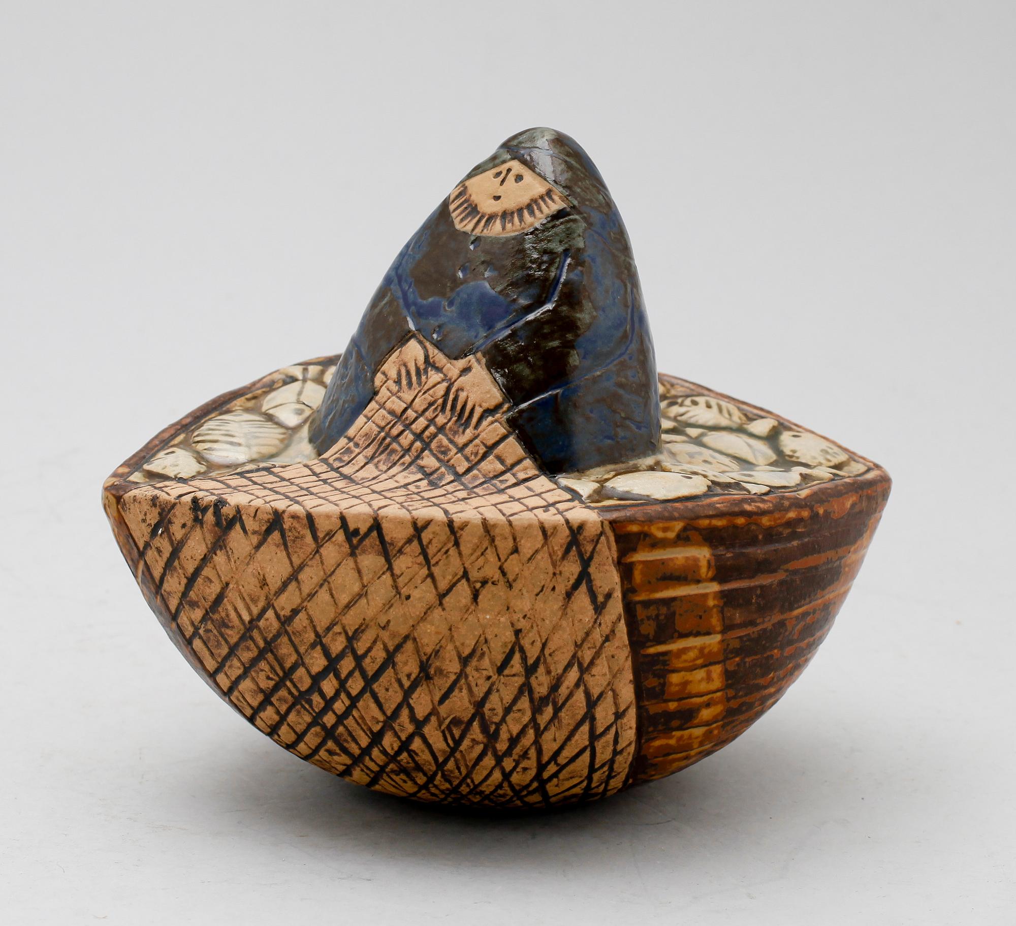 SKULPTUR, stengods, "Fiskare i Båt", Lisa Larson, Gustavsberg, 1960-/1970-tal.