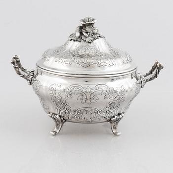 A silver tureen with lid, French export mark, Rococo style, circa 1900.