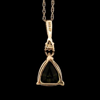HÄNGE MED KEDJA, 10K guld, grön peridot samt mindre diamanter.