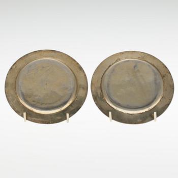 PATÉN, 2 st, förgyllt silver, S:t Petersburg 1852, Moskva 1848. Vikt ca 100 g.