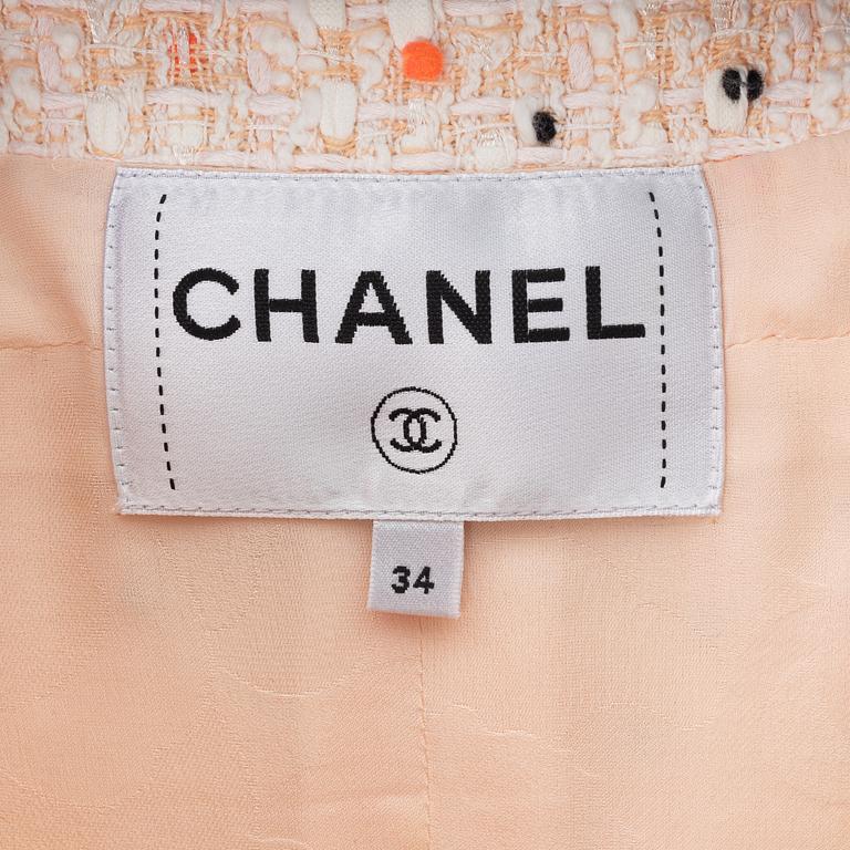 Chanel, a cotton bouclé jacket, size 34.