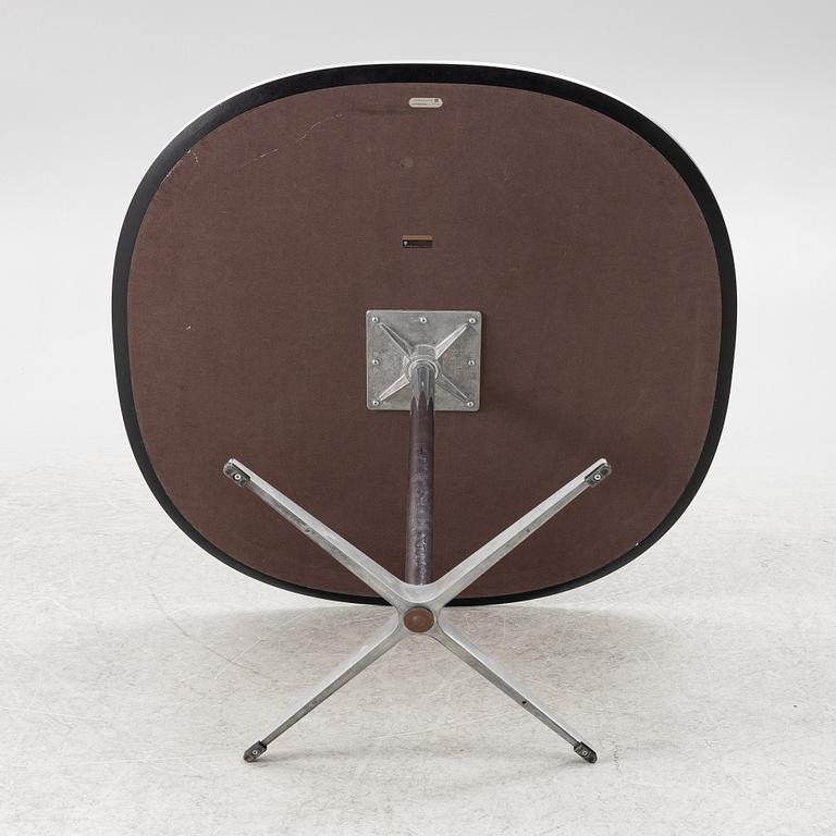 Arne Jacobsen, Bruno Mathsson & Piet Hein, a dining table, Fritz Hansen, Denmark, 2015.