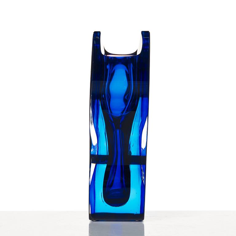 Helén Krantz, a unique glass vase, Orrefors, Sweden 2002.