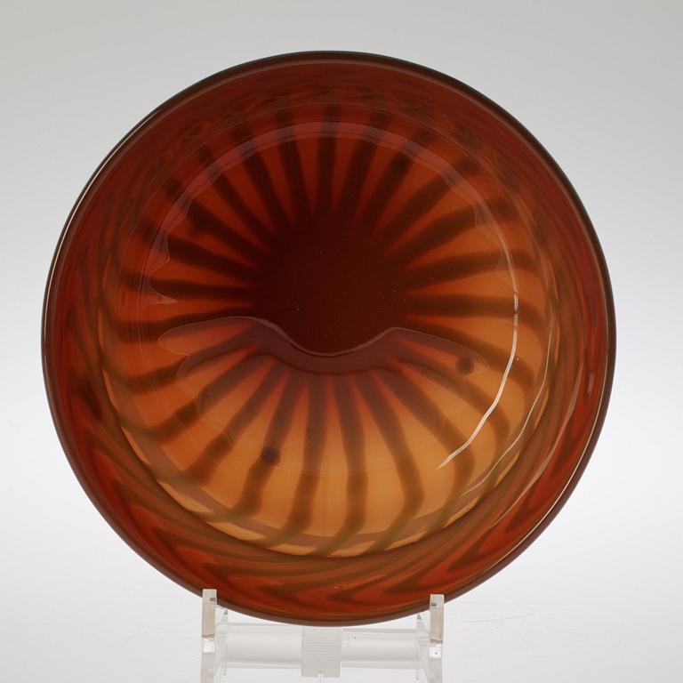 An Ingeborg Lundin graal glass bowl, Orrefors 1970.