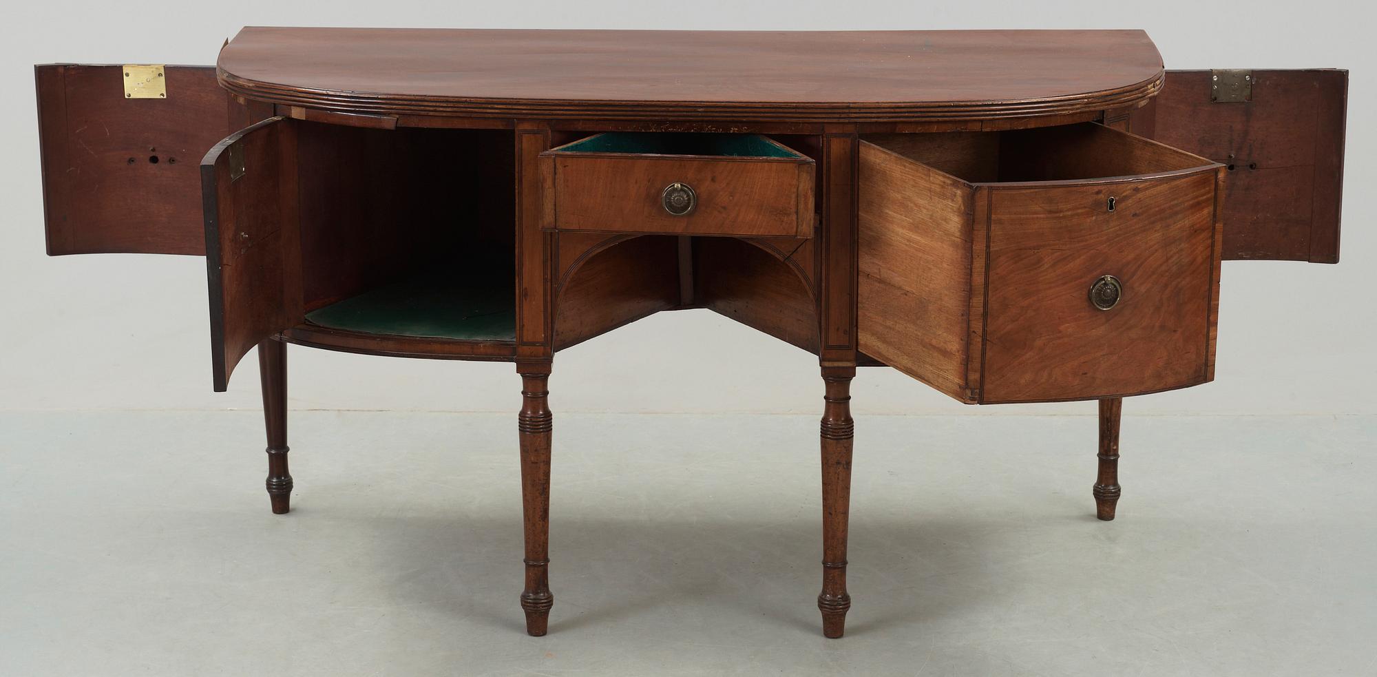 SIDEBOARD, England, 1900-talets början.