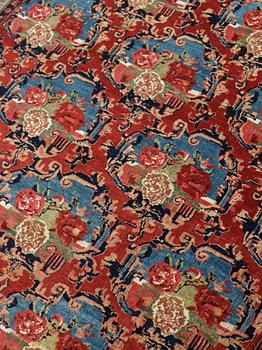 SEMI-ANTIQUE BIDJAR, A SO CALLED ROSE BIDJAR. 216,5 x 141,5 cm.