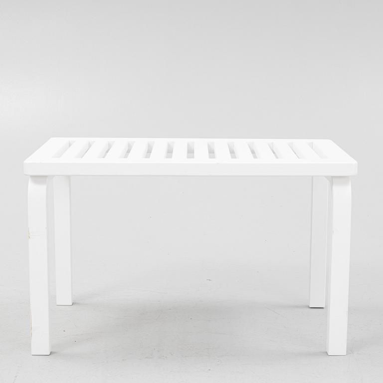 Alvar Aalto, a model "153 B" bench, Artek.