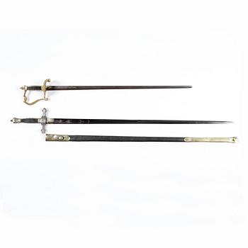 DRÄKTVÄRJOR, 2 st, Sverige, 1800-tal.