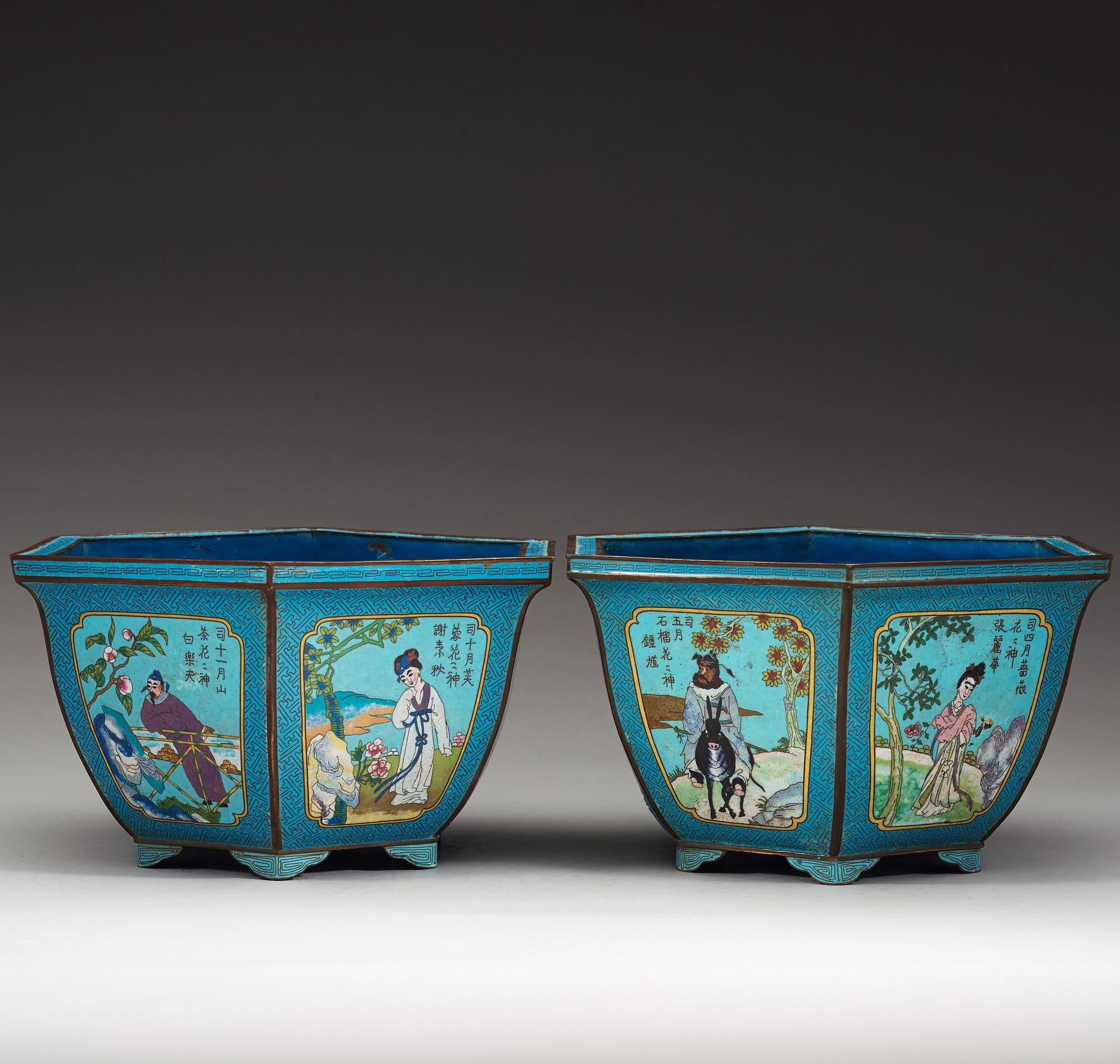 A pair of Chinese cloisonné flower pots, 1900-tal.