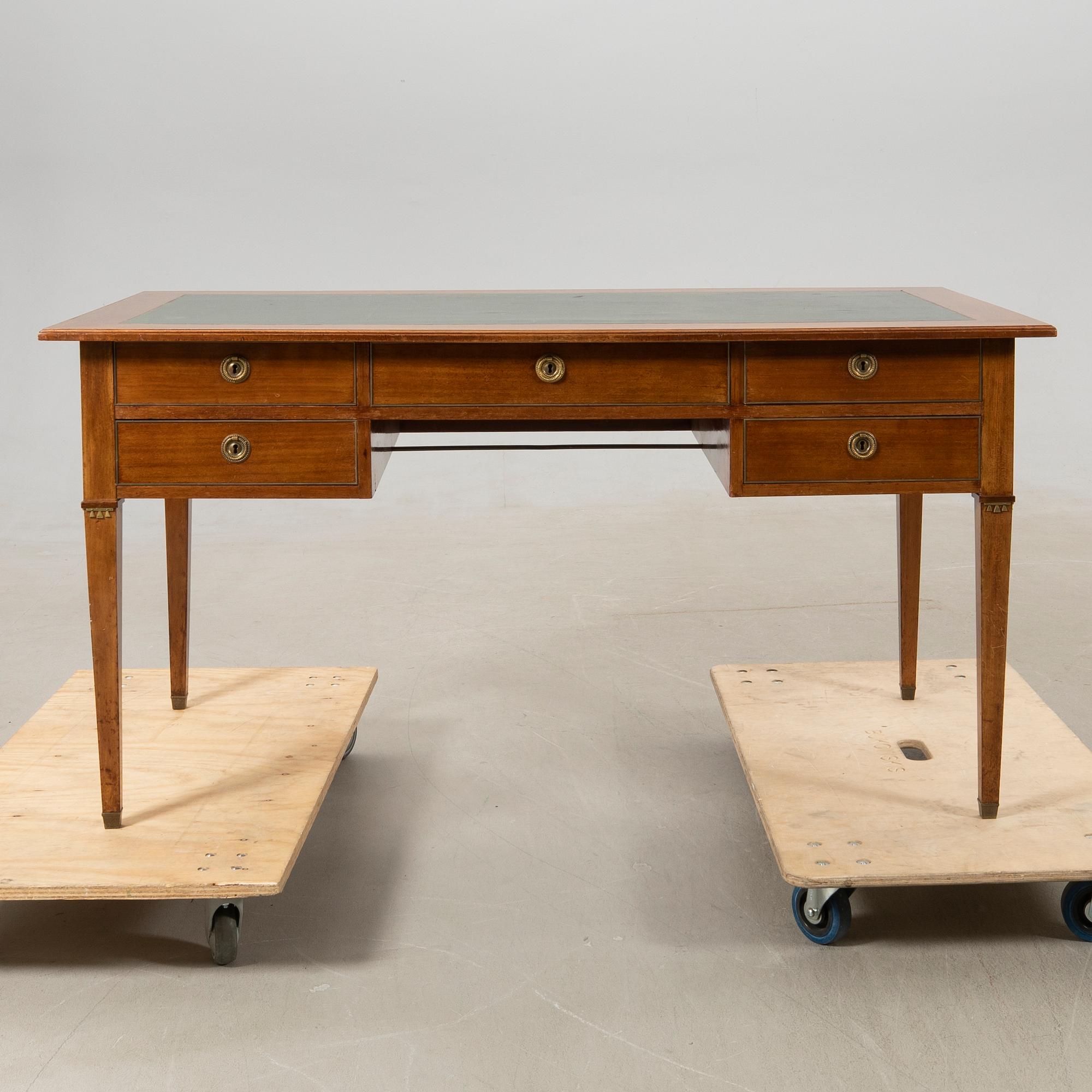 Desk in the Gustavian style, first half of the 20th century.
